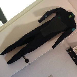 Women’s wetsuit